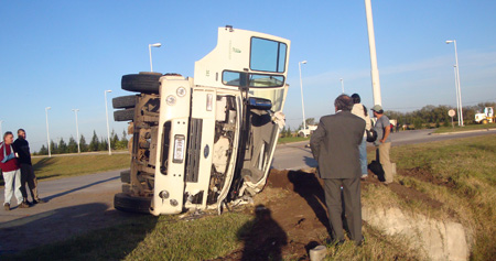 accidente_camion-270410 (73k image)